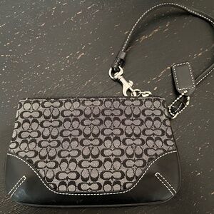 COACH mini signature Black & Grey Wristlet